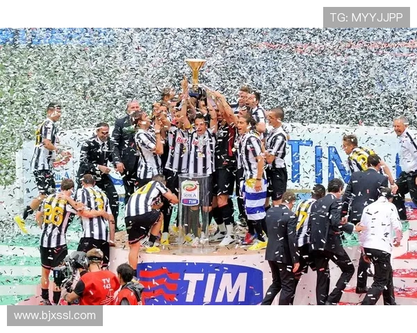 杭州篮球队逆袭之路揭秘:从低谷到巅峰的城市联赛传奇 杭州篮球队逆袭之路揭秘:从低谷到巅峰的城市联赛传奇